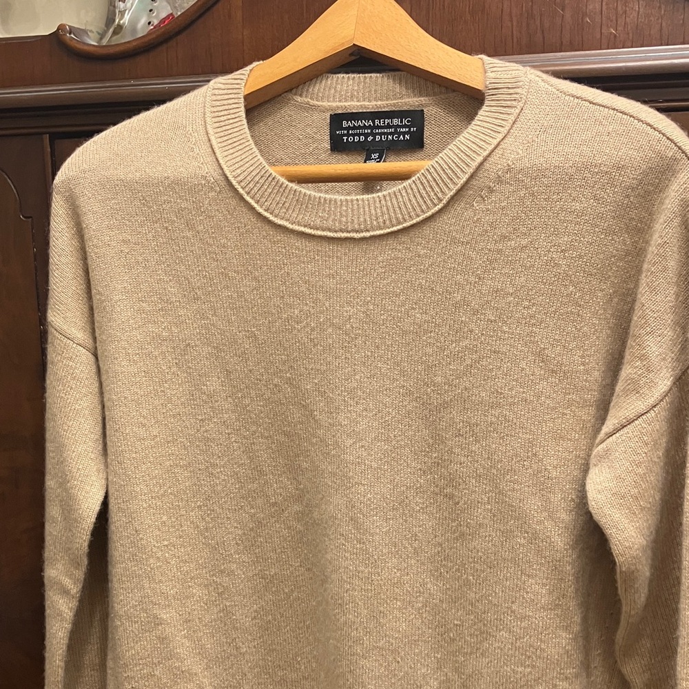 Banana Republic Beige Crewneck Sweater